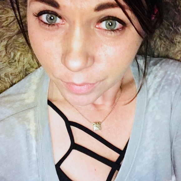 Meet your Posher, Krystal - Picture 5 of 8